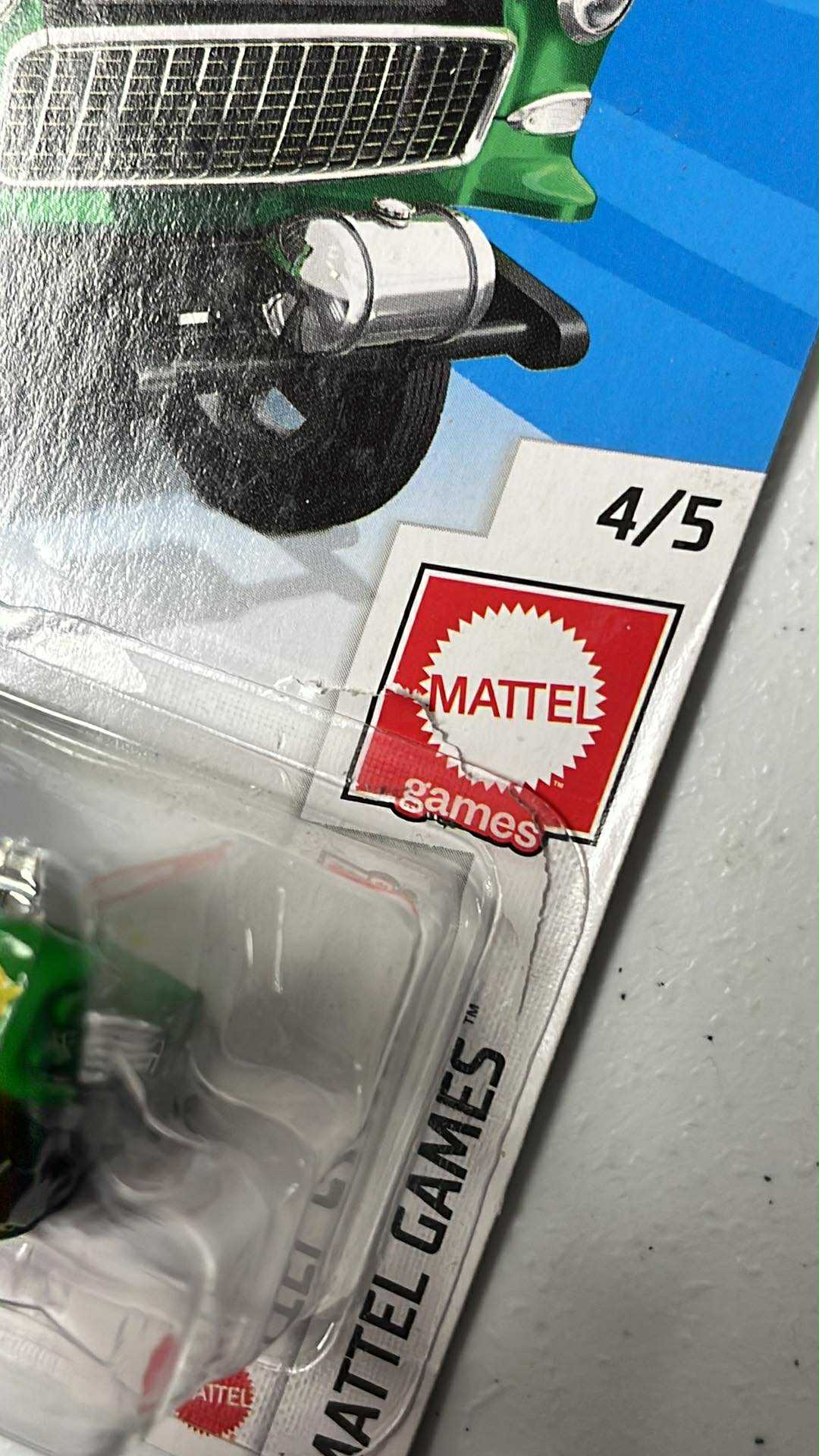 Hot Wheels 1/64 Guster ‘55 Chevy Bel Air Gasser Green - Damaged Box