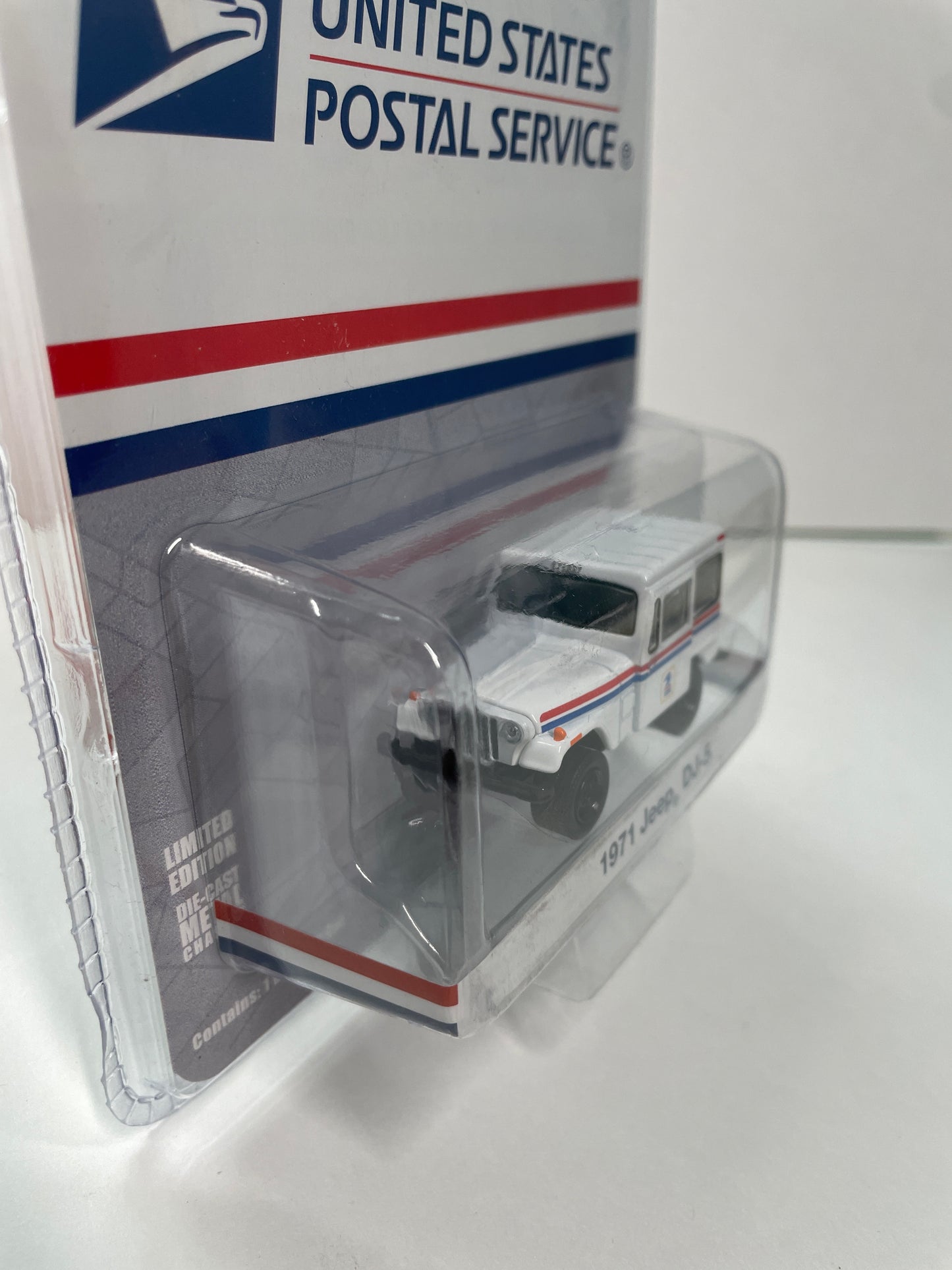 Greenlight 1/64 Hobby Exclusive United States Postal Service 1971 Jeep DJ-5 White - 29997