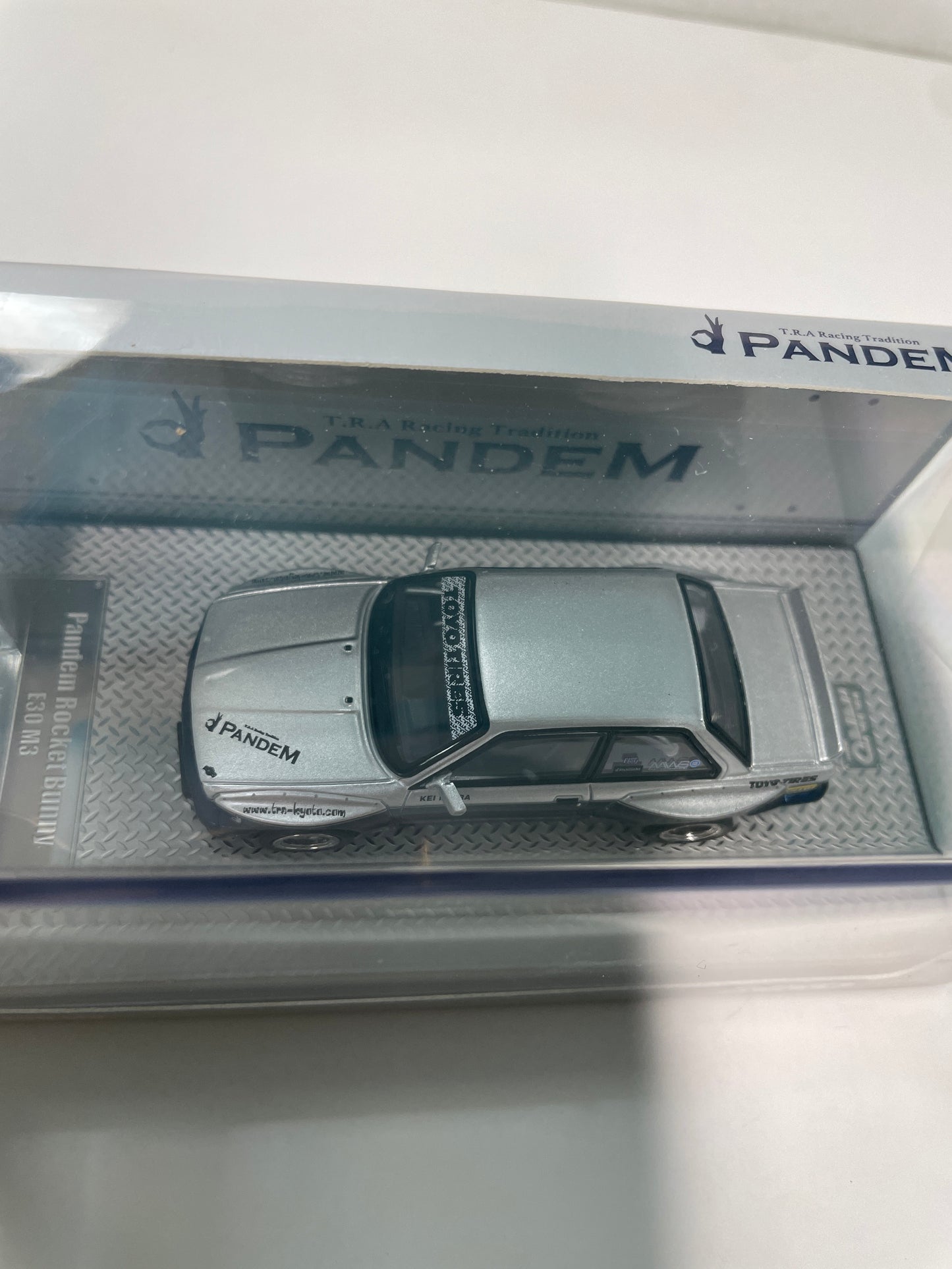 Inno64 1/64 Pandem BMW E30 M3 Silver & Blue - IN64-E30P-SILBLU