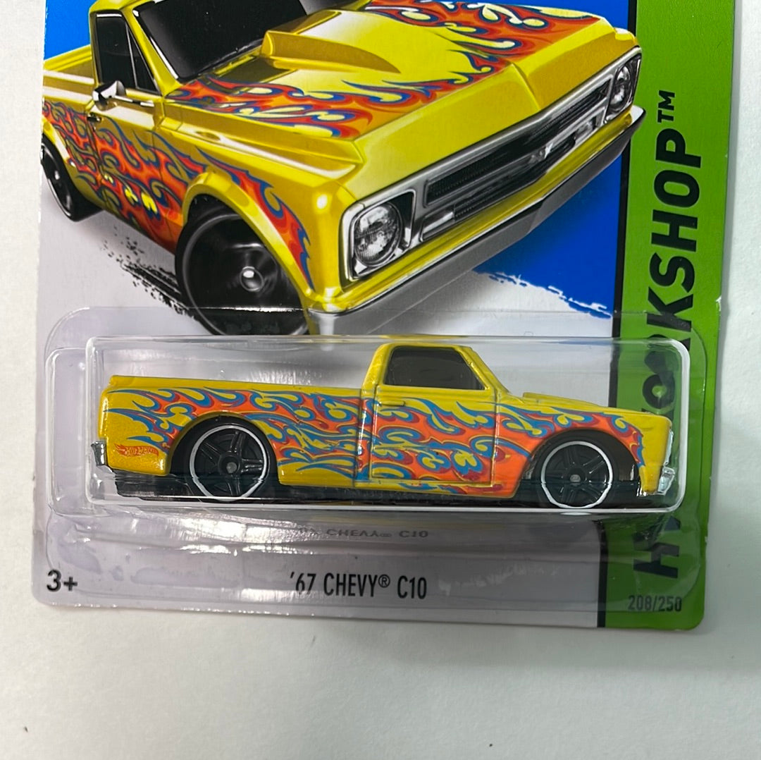 Hot Wheels 1/64 ‘67 Chevy C10 Yellow - Damaged Box