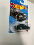 Hot Wheels 1/64 Mercedes-Benz 500 E Black