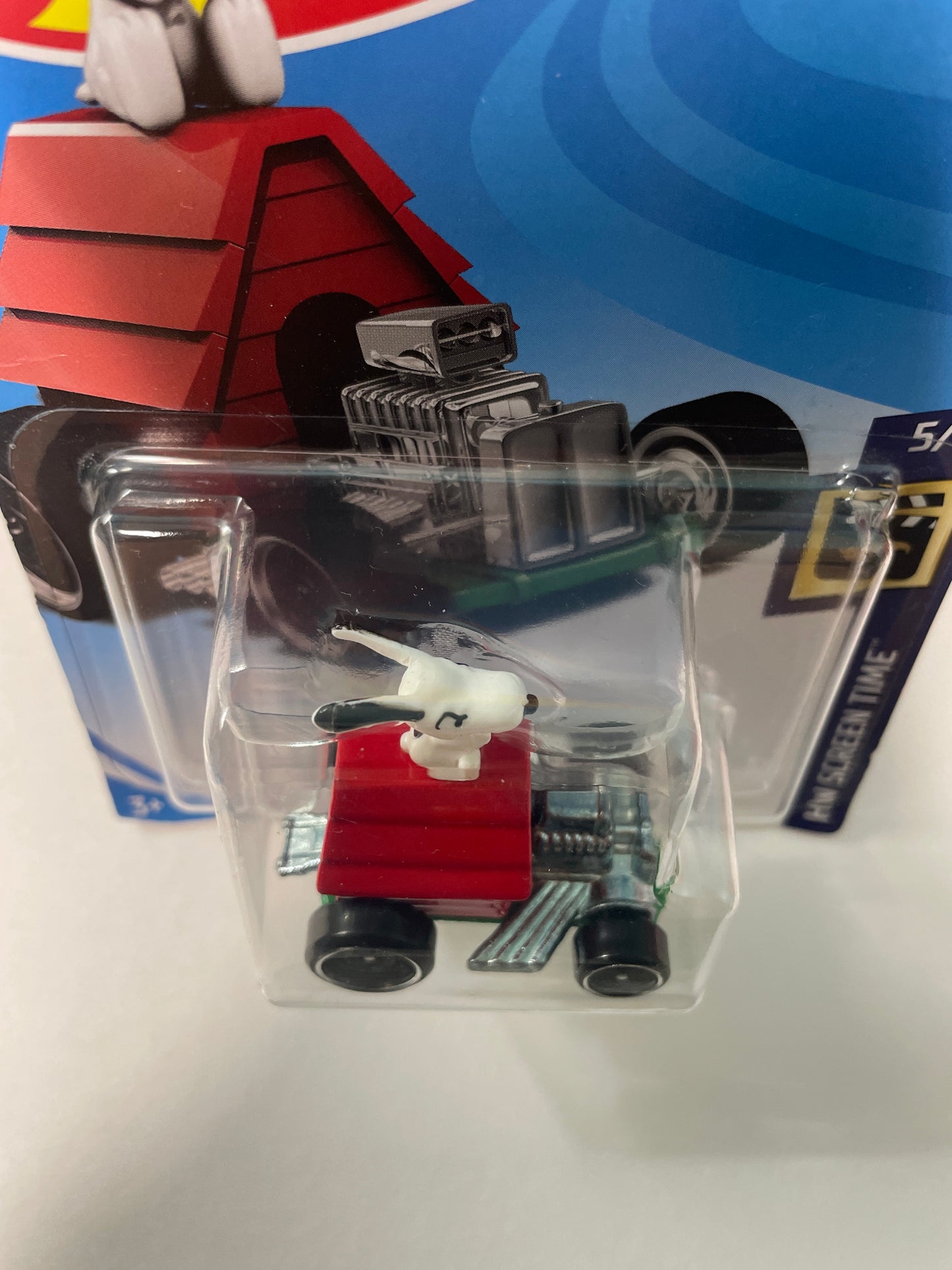 Hot Wheels 1/64 Snoopy Red & Green - Damaged Card