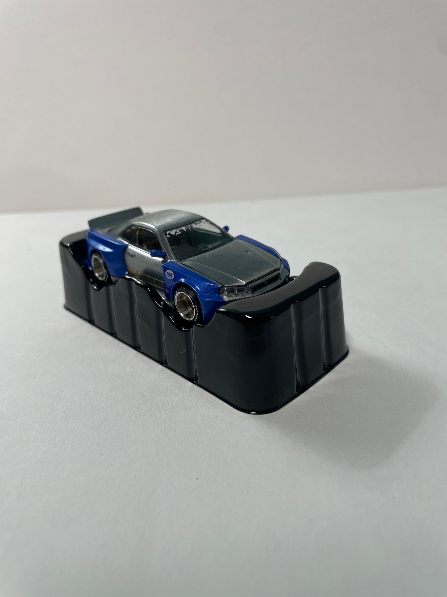 *Chase* Mini GT x Kaido House 1/64 Nissan Skyline GT-R (R34) Kaido Works (V2 Aero) Shinjuku V2 Blue