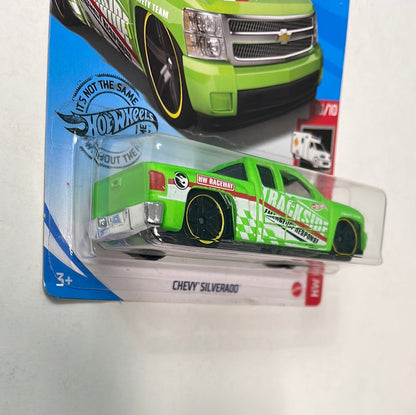 Hot Wheels 1/64 Treasure Hunt Chevy Silverado Green - Damaged Box