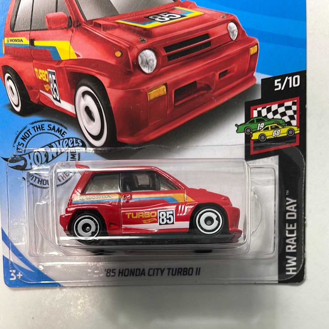 Hot Wheels 1/64 ‘85 Honda City Turbo II Red