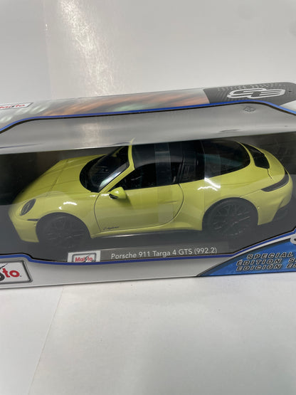 Maisto 1/18 Porsche 911 Targa 4 GTS (992.2) yellow