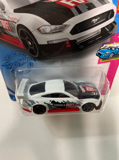 Hot Wheels 1/64 Kroger Exclusive Custom ‘18 Ford Mustang GT White - Damaged Box