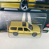 Hot Wheels 1/64 Car Culture Fast Wagon Volvo 850 Estate Yellow