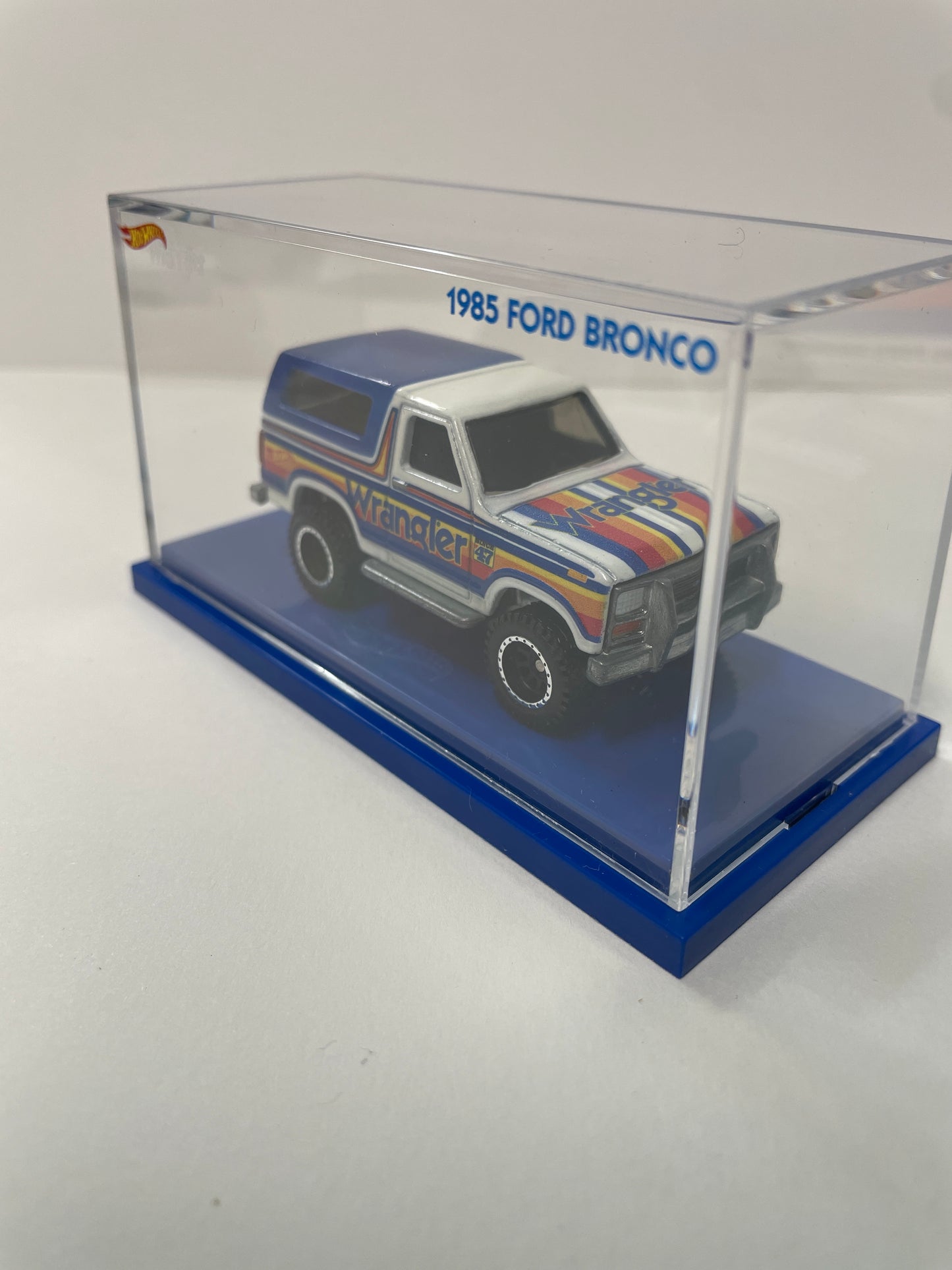 Hot Wheels 1/64 Wrangler ‘85 Ford Bronco White & Blue