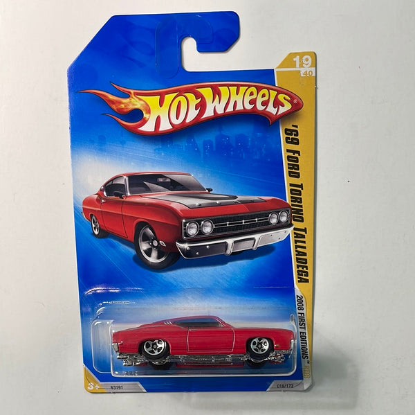 Hot Wheels 1/64 ‘69 Ford Torino Talladega Red