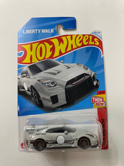 Hot Wheels 1/64 LB-Silhouette Works GT Nissan 35GT-RR Ver.2 Grey - Damaged Box