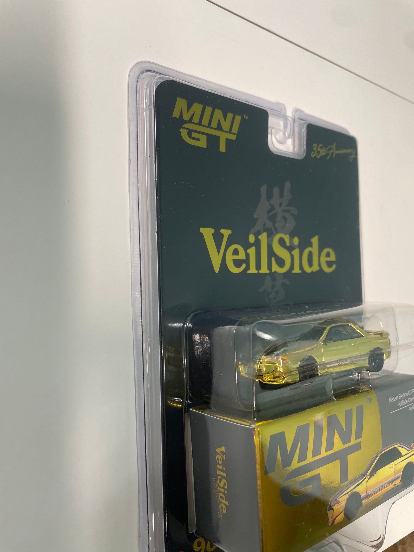 Mini GT 1/64 2026 Tokyo Auto Salon Nissan Skyline GT-R (R32) VeilSide Combat C-1 Gold Chrome & XL T-Shirt - MGT00988-BL - Damaged Car (Read description)