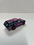 *Loose* Hot Wheels 1/64 Neon Speeders ‘71 Datsun 510 Wagon  Black & Pink