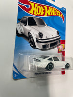 Hot Wheels 1/64 Porsche 934 Turbo RSR White - Damaged Card