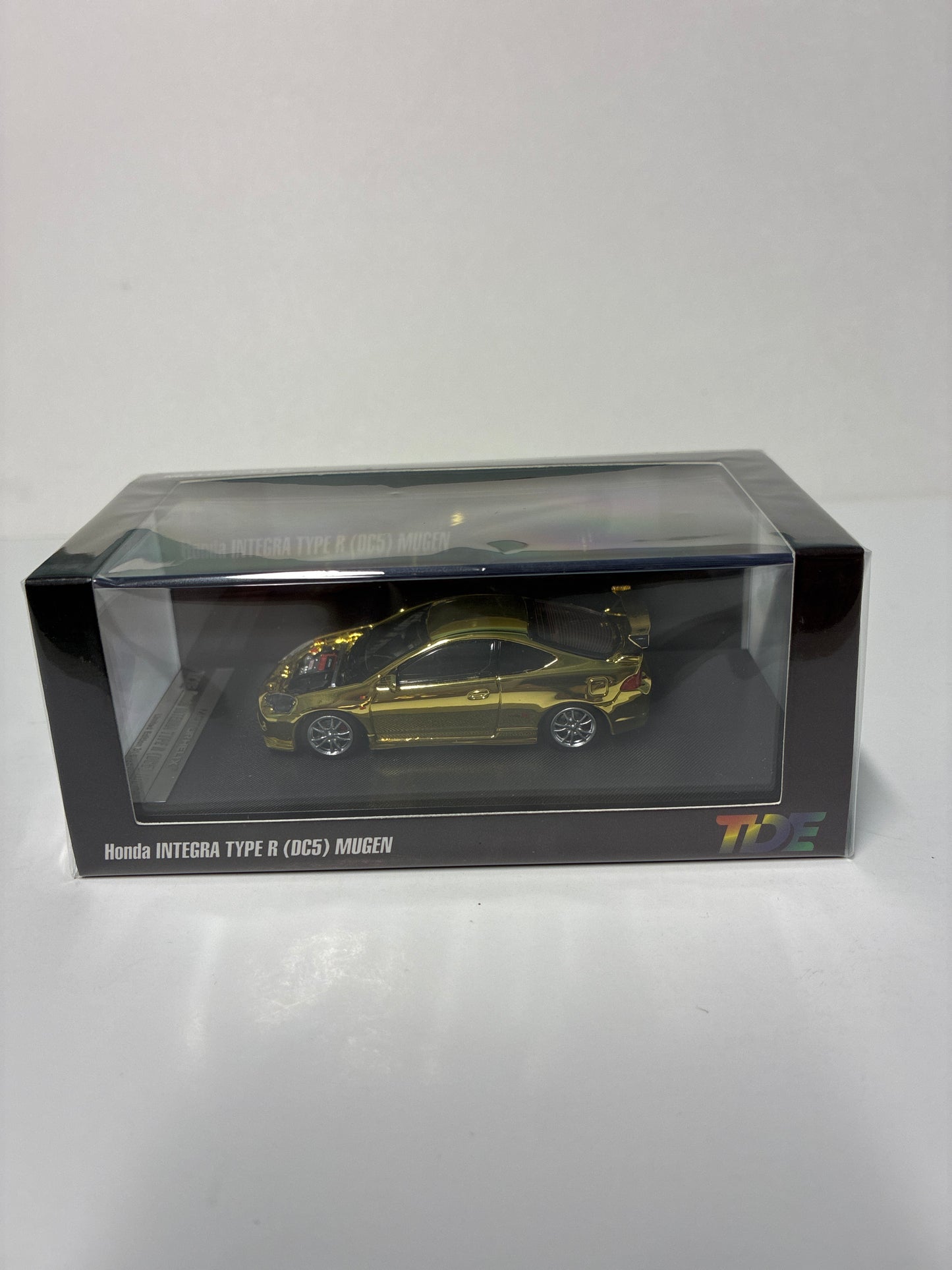 Motorhelix 1/64 2026 TDE Exclusive Event Model Honda Integra Type R (DC5) Mugen Gold Chrome - M65801DZ-ME