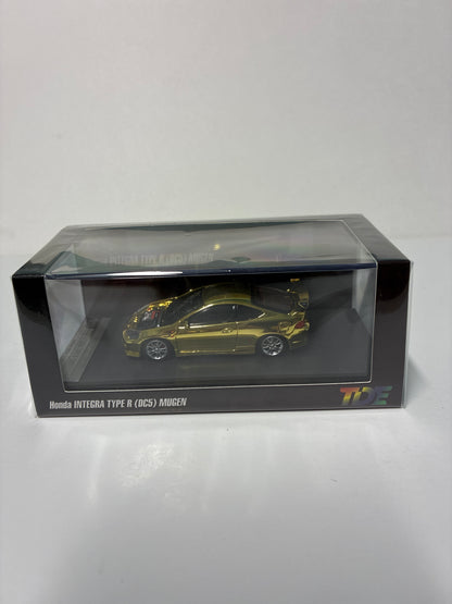 Motorhelix 1/64 2026 TDE Exclusive Event Model Honda Integra Type R (DC5) Mugen Gold Chrome - M65801DZ-ME