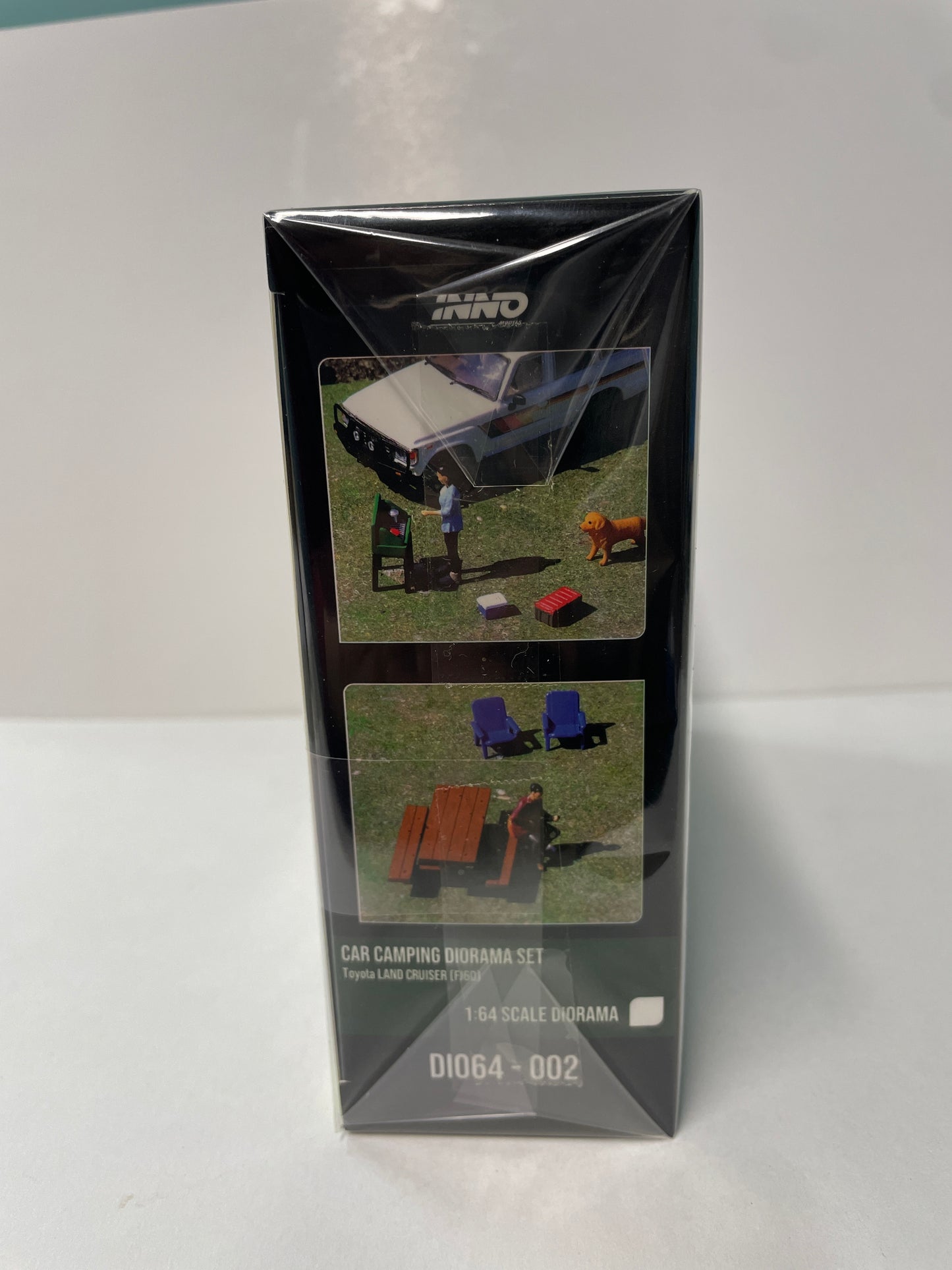 Inno64 1/64 Car Camping Diorama Set Toyota Land Cruiser (FJ60) Diorama White - DIO64-002