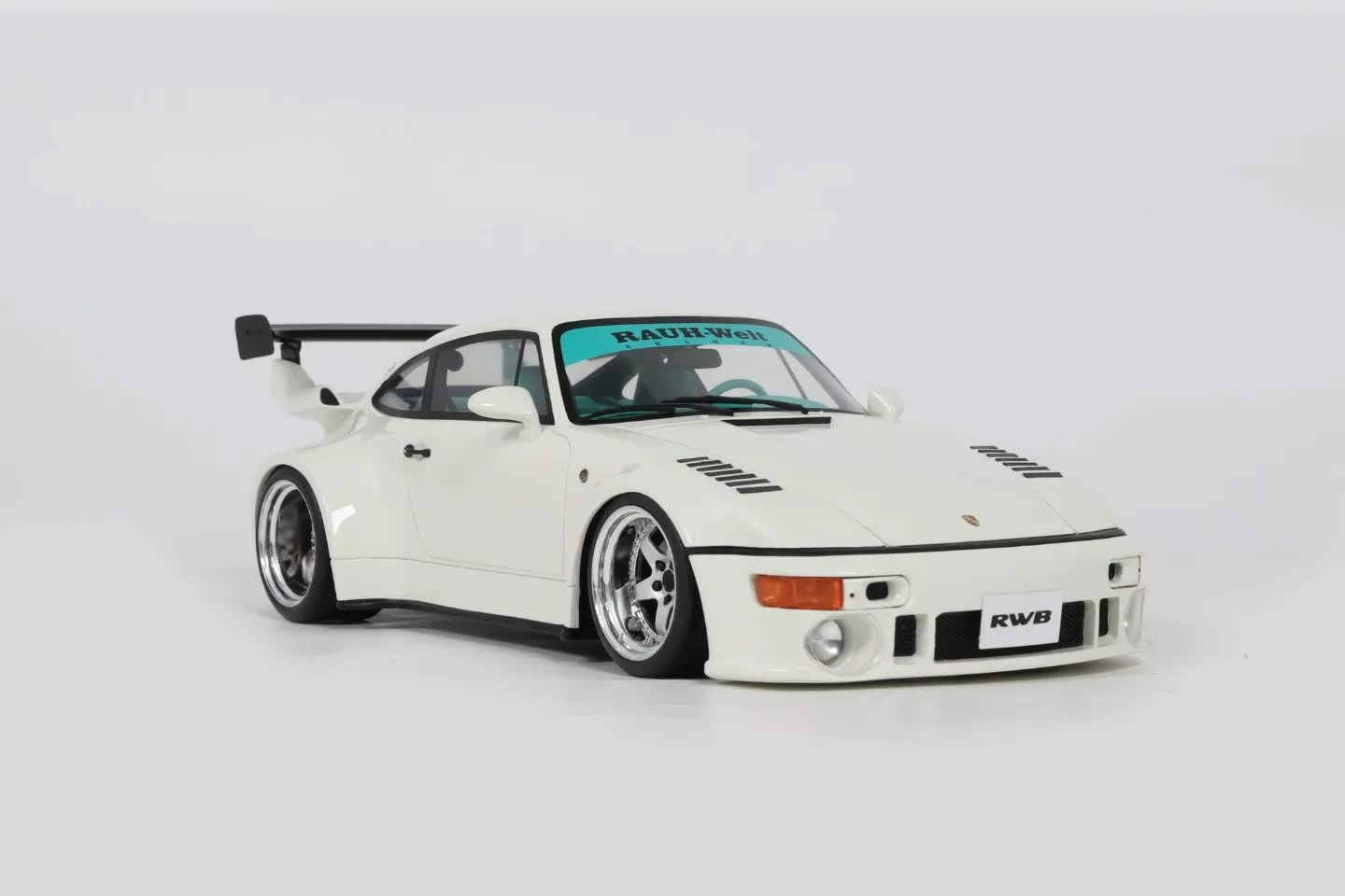 GT Spirit 1/18 2023 RWB RWBA Grand Prix Resin Series White