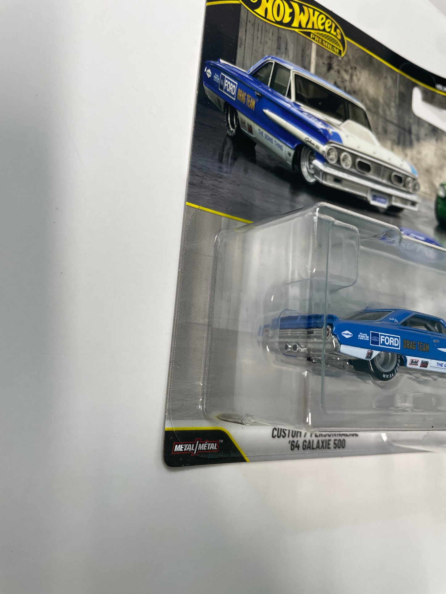 Hot Wheels 1/64 Premium Car Culture 2 Pack Ford Custom/ Personnalisé ‘64 Galaxie 500 Blue & ‘67 Ford Anglia Racer Voiture de Course Green - JHW50