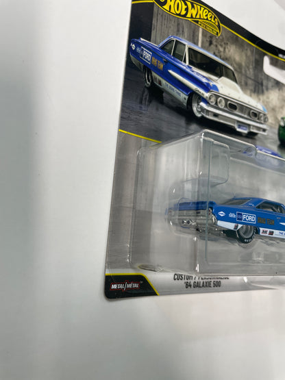 Hot Wheels 1/64 Premium Car Culture 2 Pack Ford Custom/ Personnalisé ‘64 Galaxie 500 Blue & ‘67 Ford Anglia Racer Voiture de Course Green - JHW50
