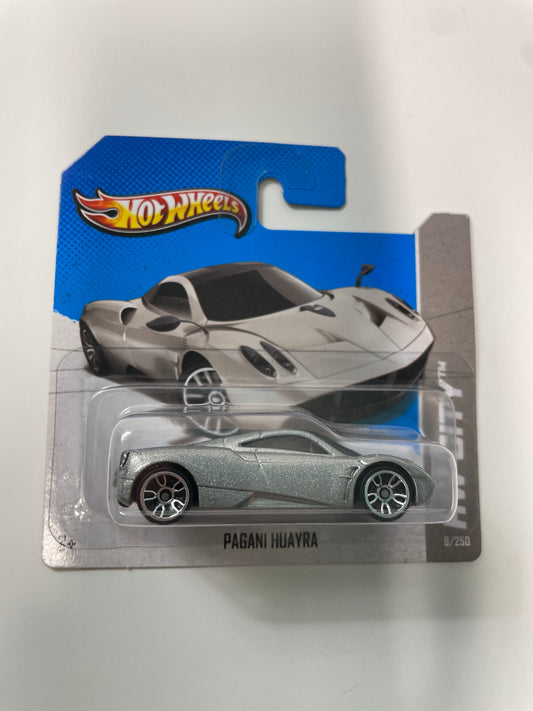 Hot Wheels 1/64 Pagani Huayra Short Card Silver