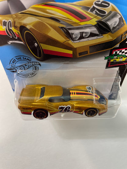 Hot Wheels 1/64 ‘76 Greenwood Corvette #76 Gold - Damaged Box