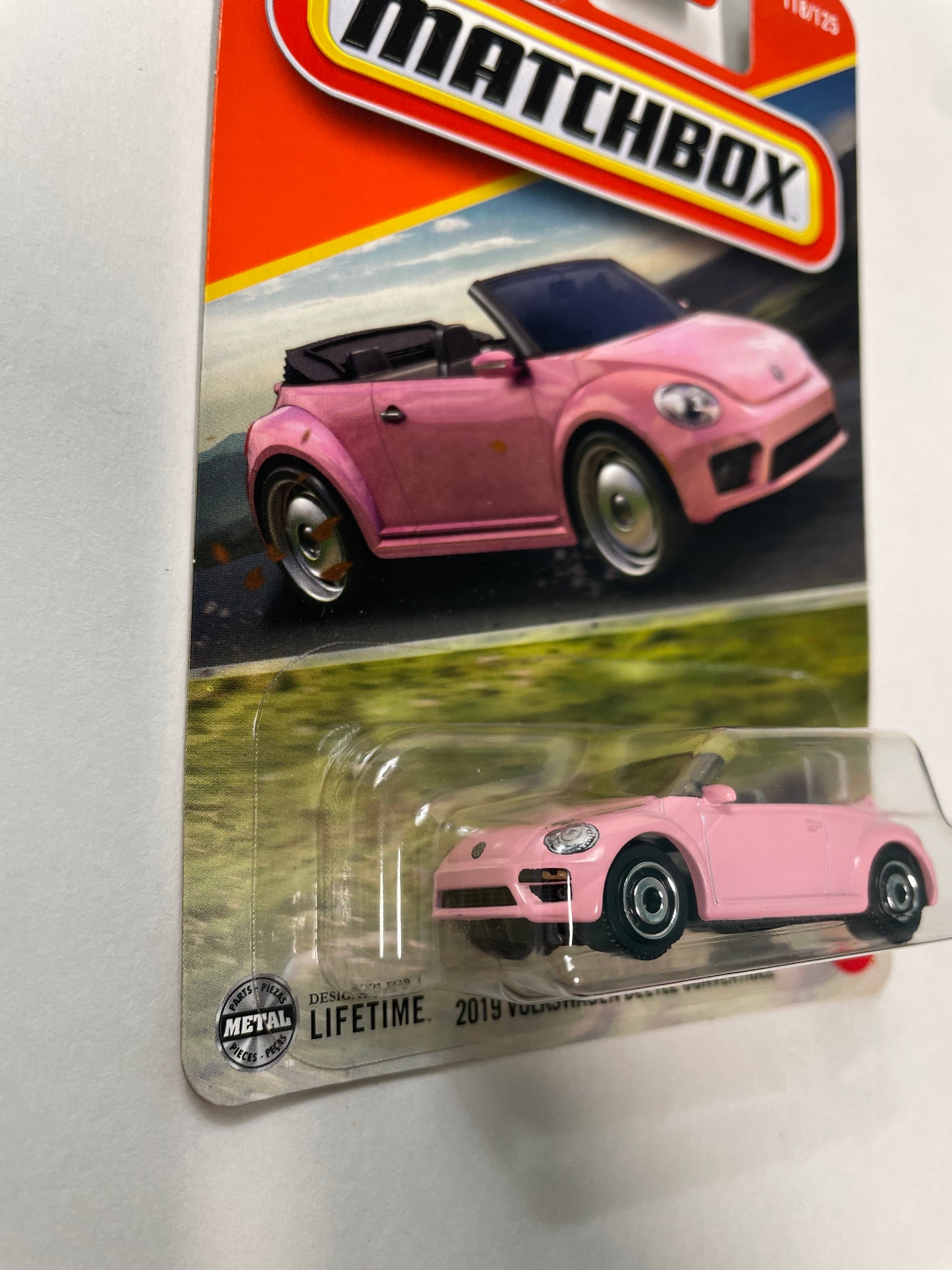Matchbox 1/64 2019 Volkswagen Beetle Convertible Pink