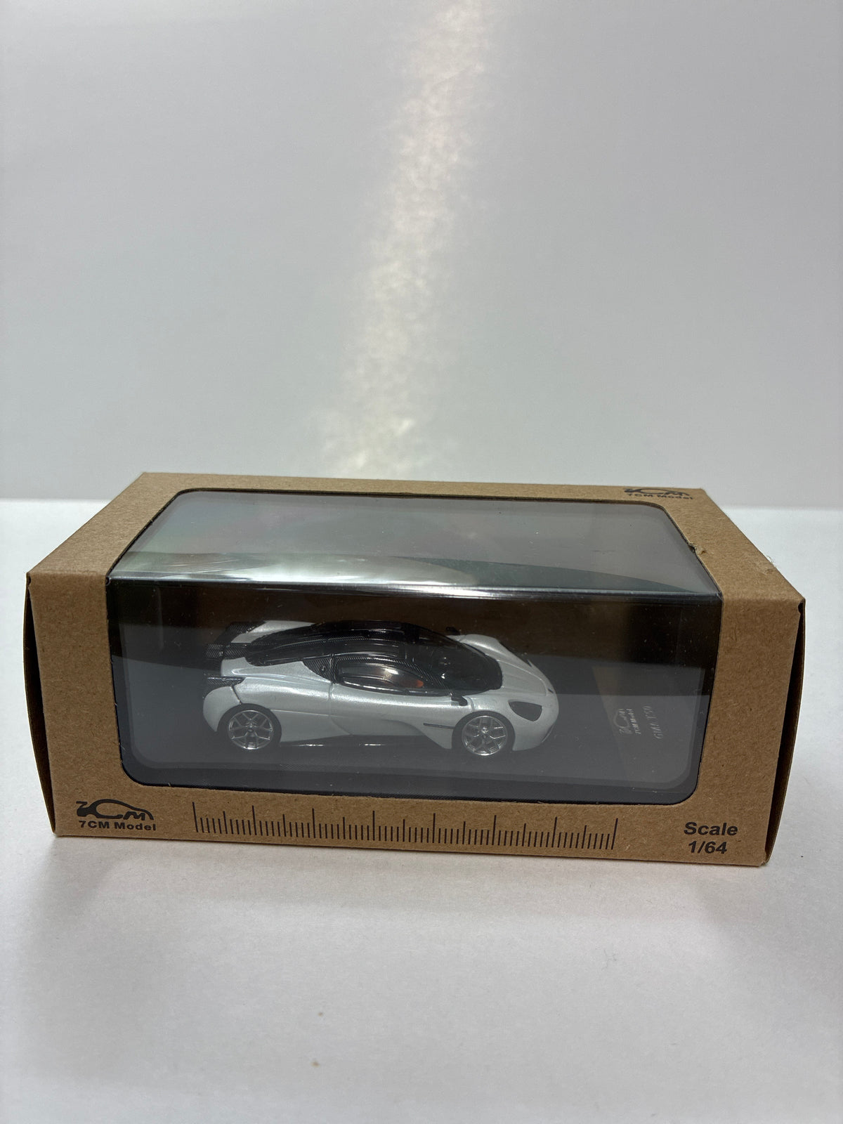 7CM Model 1/64 Gordon Murray Automotive GMA T.50 White