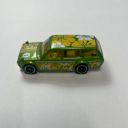 *Loose* Hot Wheels 1/64 Mystery Models Datsun 510 Wagon Green