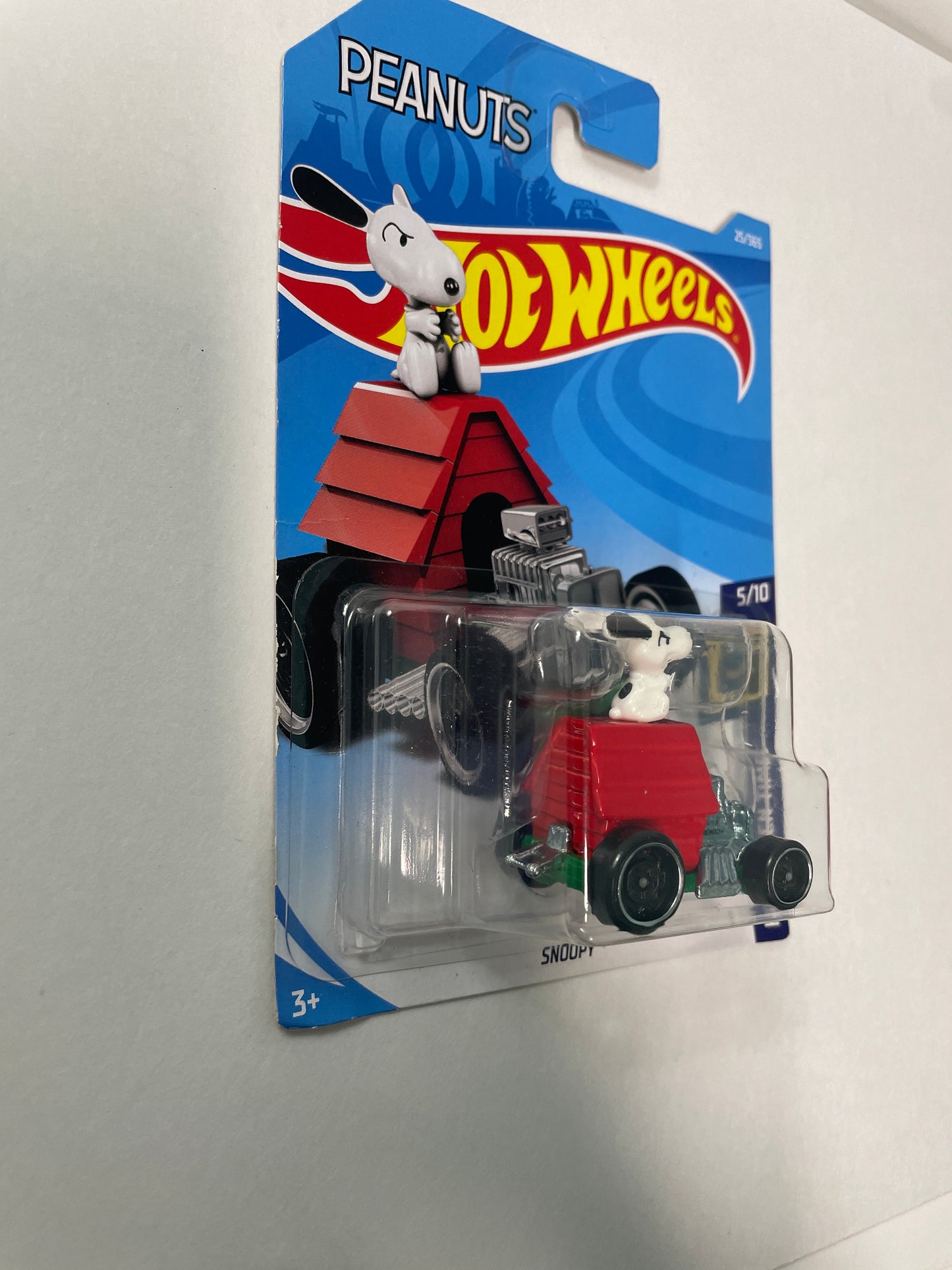 Hot Wheels 1/64 Snoopy Red & Green - Damaged Card