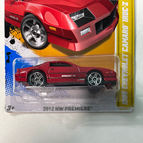 Hot Wheels 1/64 1985 Chevrolet Camaro Iroc-Z Red Damaged Card