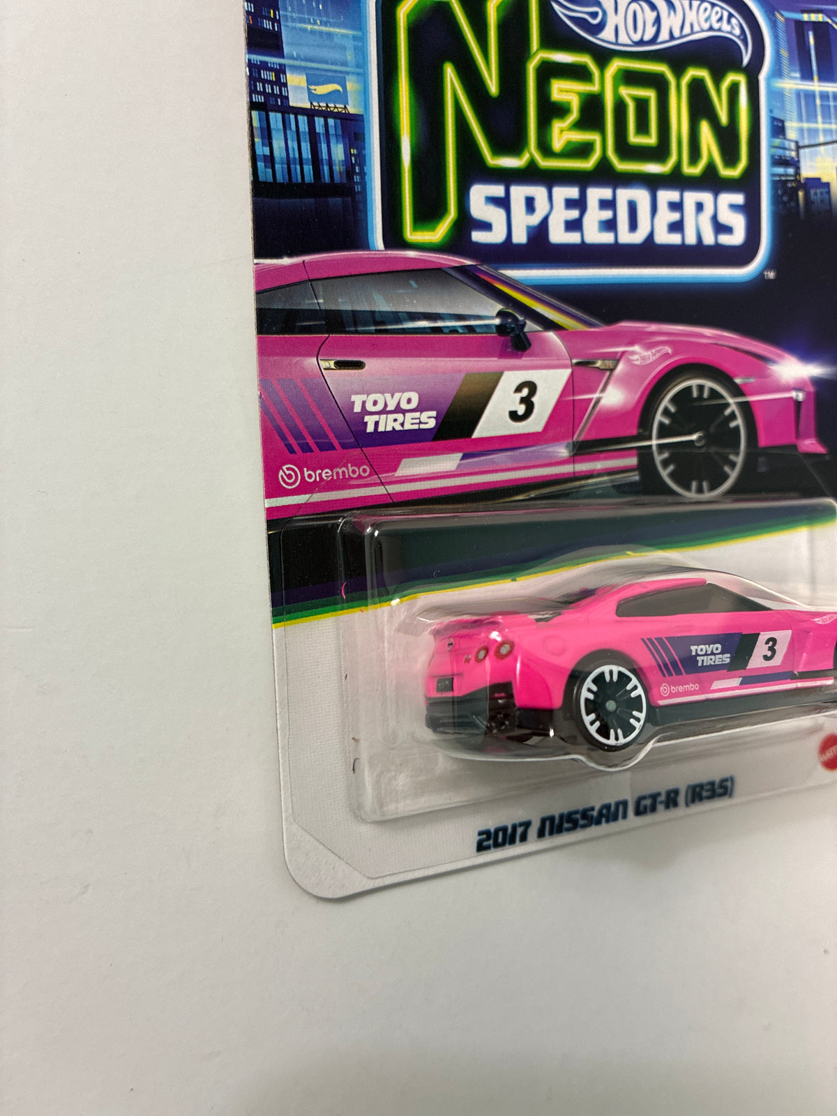 Hot Wheels 1/64 Neon Speeders 2017 Nissan GT-R R35 Pink - JKY01