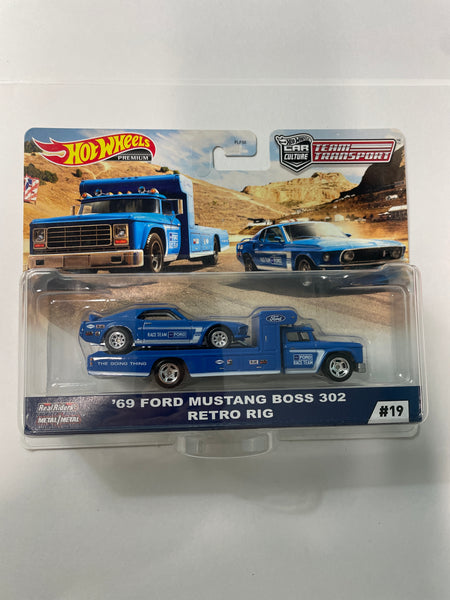 Hot Wheels 1/64 Car Culture Team Transport ‘69 Ford Mustang Boss 302 & Retro Rig Blue - Damaged Card