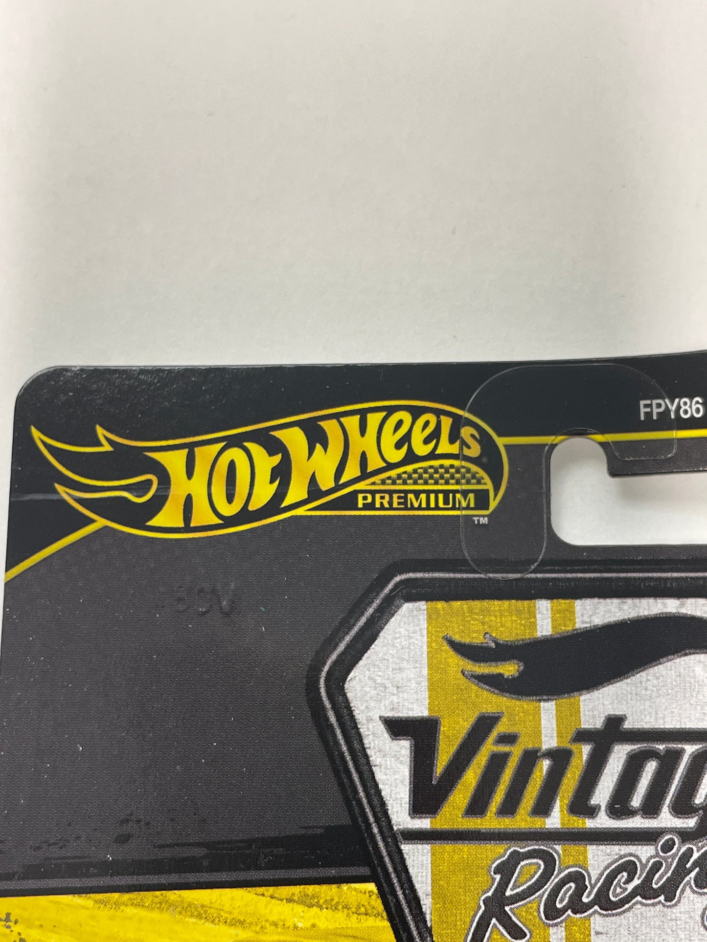 *Chase* Hot Wheels 1/64 Car Culture 2026 Mix T Vintage Racing Nissan Skyline GT-R (BNR32) Gold - JKF23