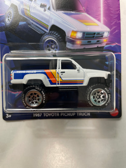 Hot Wheels 1/64 Tubular Trucks 1987 Toyota Pickup Truck White - Damaged Card