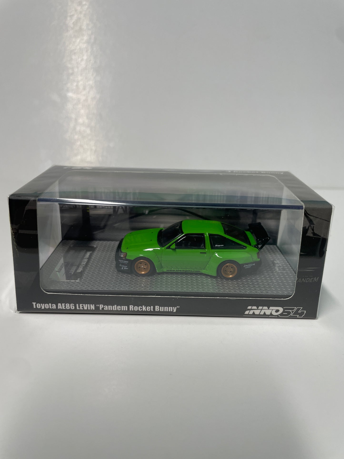 Inno64 1/64 Toyota AE86 Levin "Pandem Rocket Bunny" Green