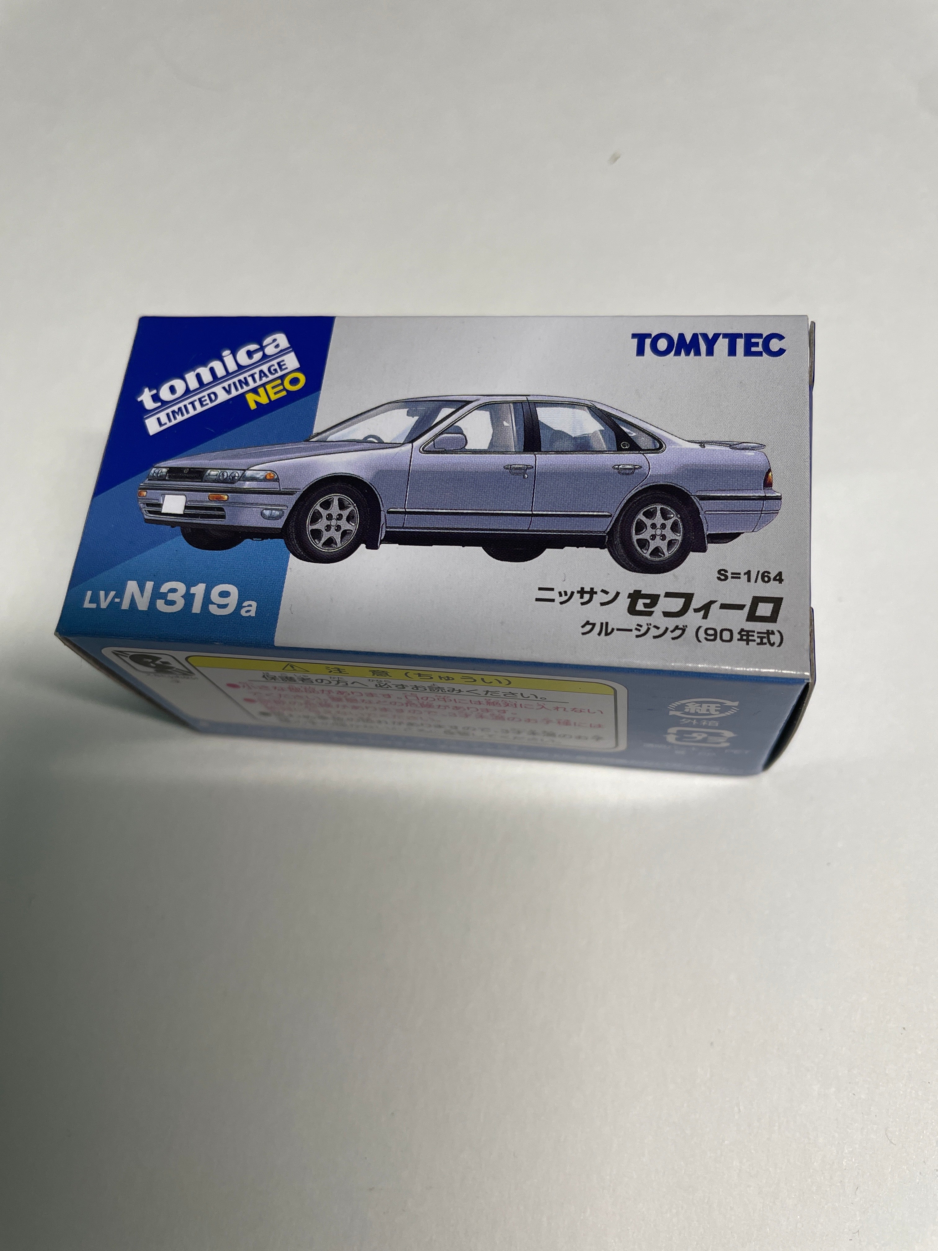 リーニアセット Tomica Limited Vintage Neo 1/64 LV-N319a Nissan Cefiro (Purplish