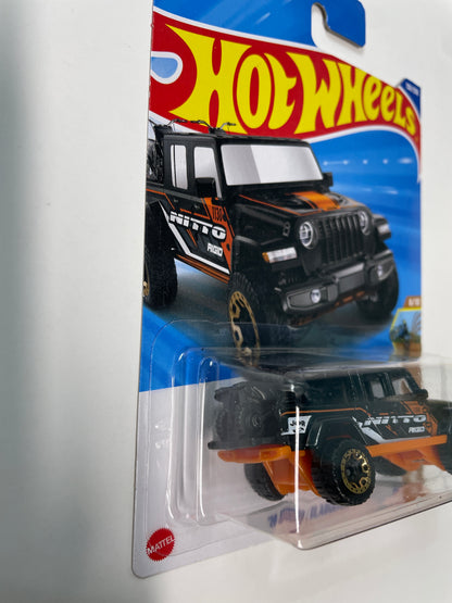Hot Wheels 1/64 ‘20 Jeep Gladiator Black & Orange