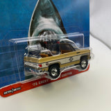 Hot Wheels  1/64  Entertainment Jaws ‘75 Chevy Blazer Custom Beige