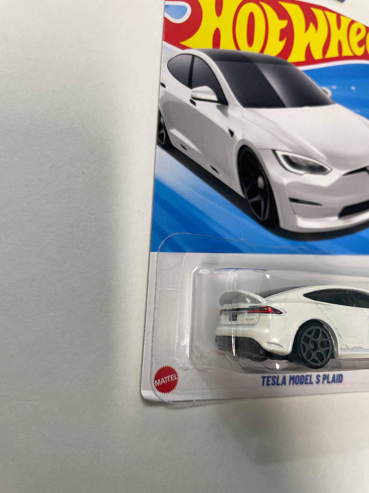 Hot Wheels 1/64 Tesla Model S Plaid White - Damaged Box
