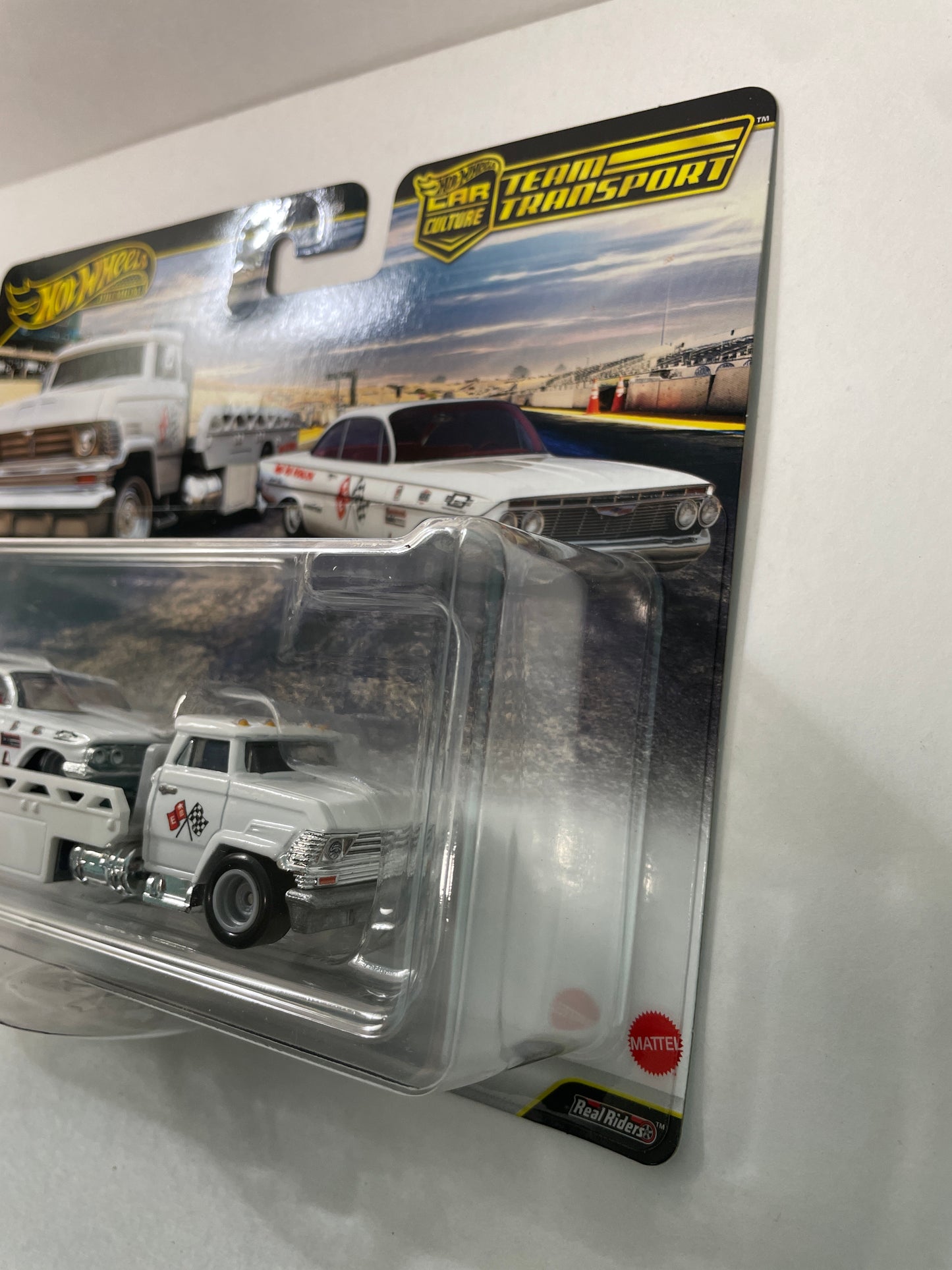 Hot Wheels 1/64 Car Culture Team Transport '61 Impala & Horizon Hauler Camion De Transport White - JHX88