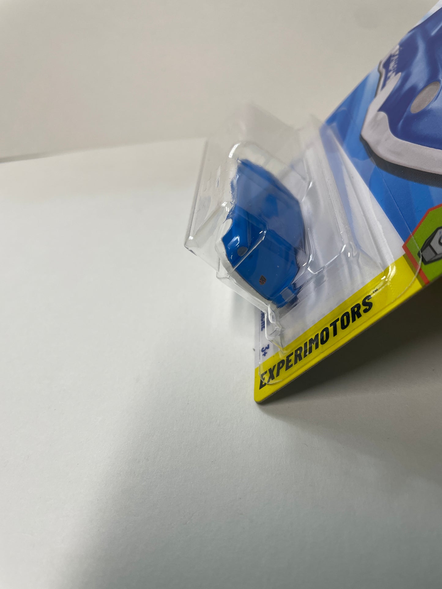 Hot Wheels 1/64 Porsche 911 Carrera Clip/ À Attache Blue & White