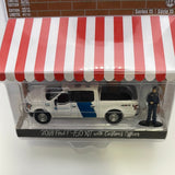1/64 Greenlight The Hobby Shop Series 15 2018 Ford F-150 XLT w/ Customs Officer White