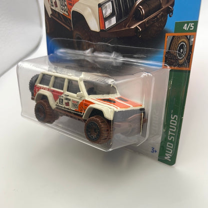 Hot Wheels 1/64 Treasure Hunt ‘95 Jeep Cherokee White & Brown