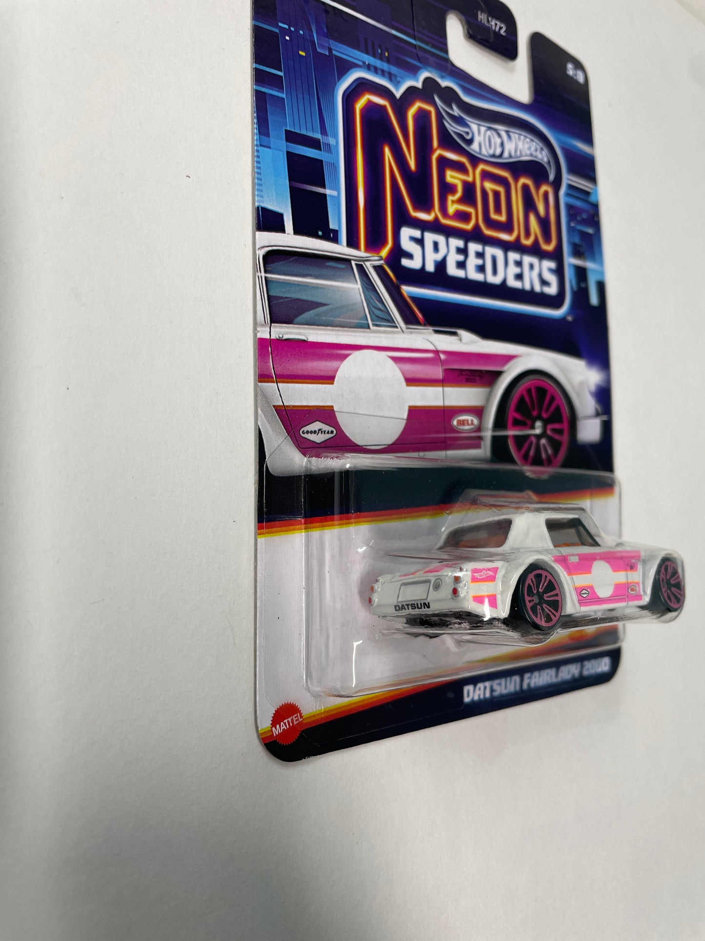 Hot Wheels 1/64 Neon Speeders Datsun Fairlady 2000 White & Pink