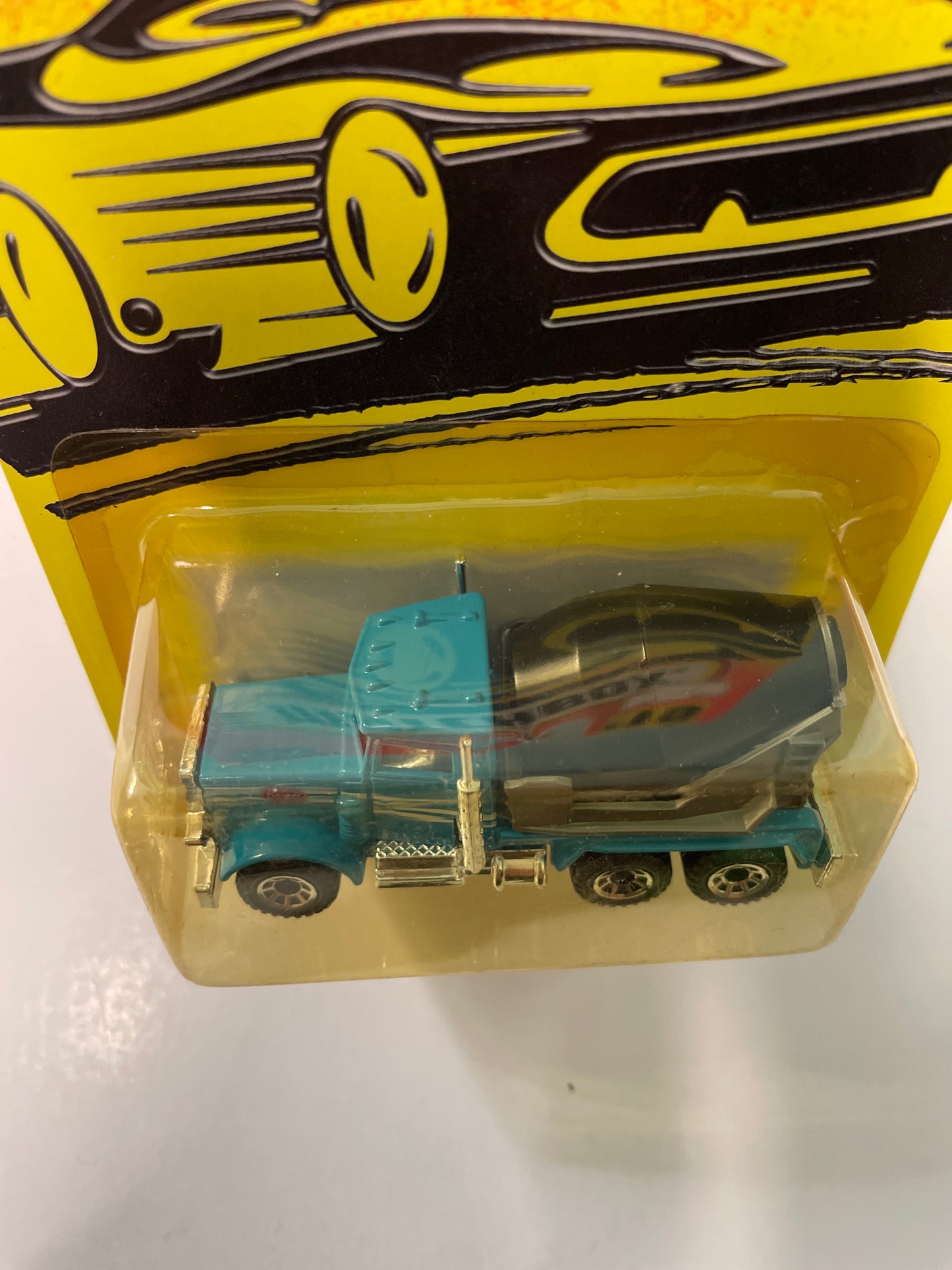 Matchbox 1/64 Cement Truck Blue - Damaged Box