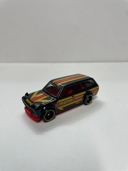 *Loose* Hot Wheels 1/64 ‘71 Datsun 510 Wagon Momo Black & Red