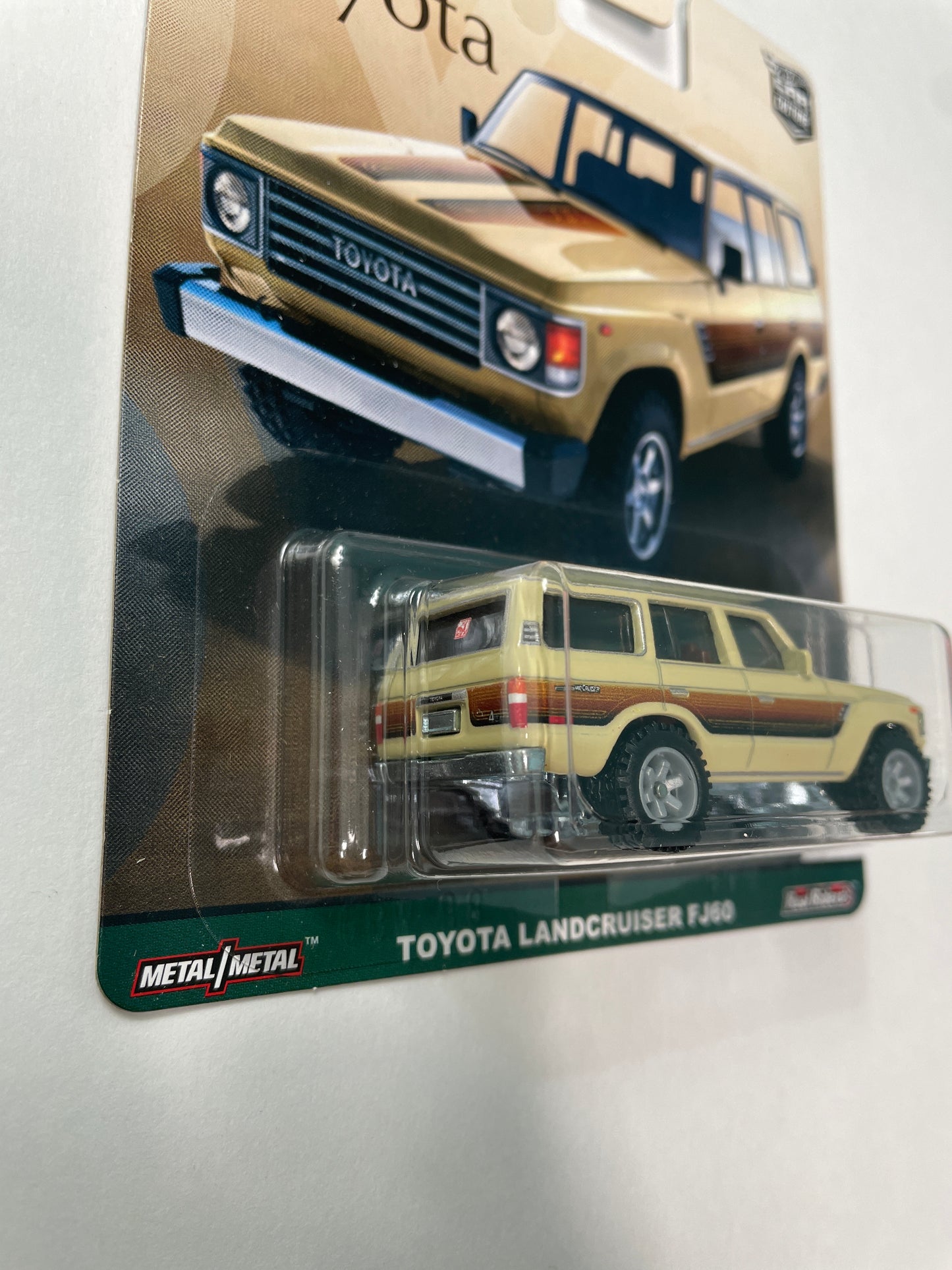 Hot Wheels 1/64 Car Culture Toyota LandCruiser FJ60 Beige