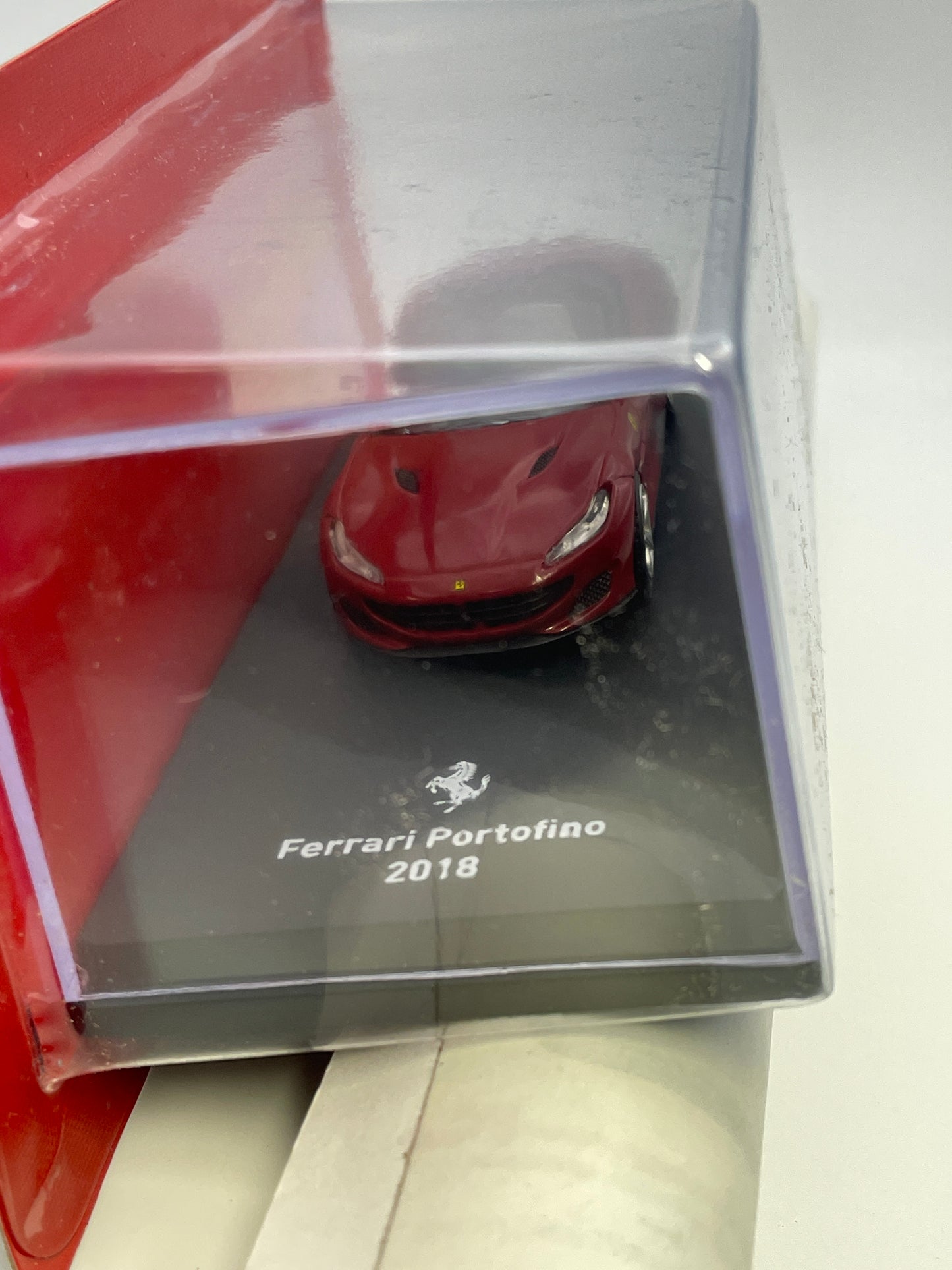 Centauria 1/64 Ferrari Portofino 2018 Red