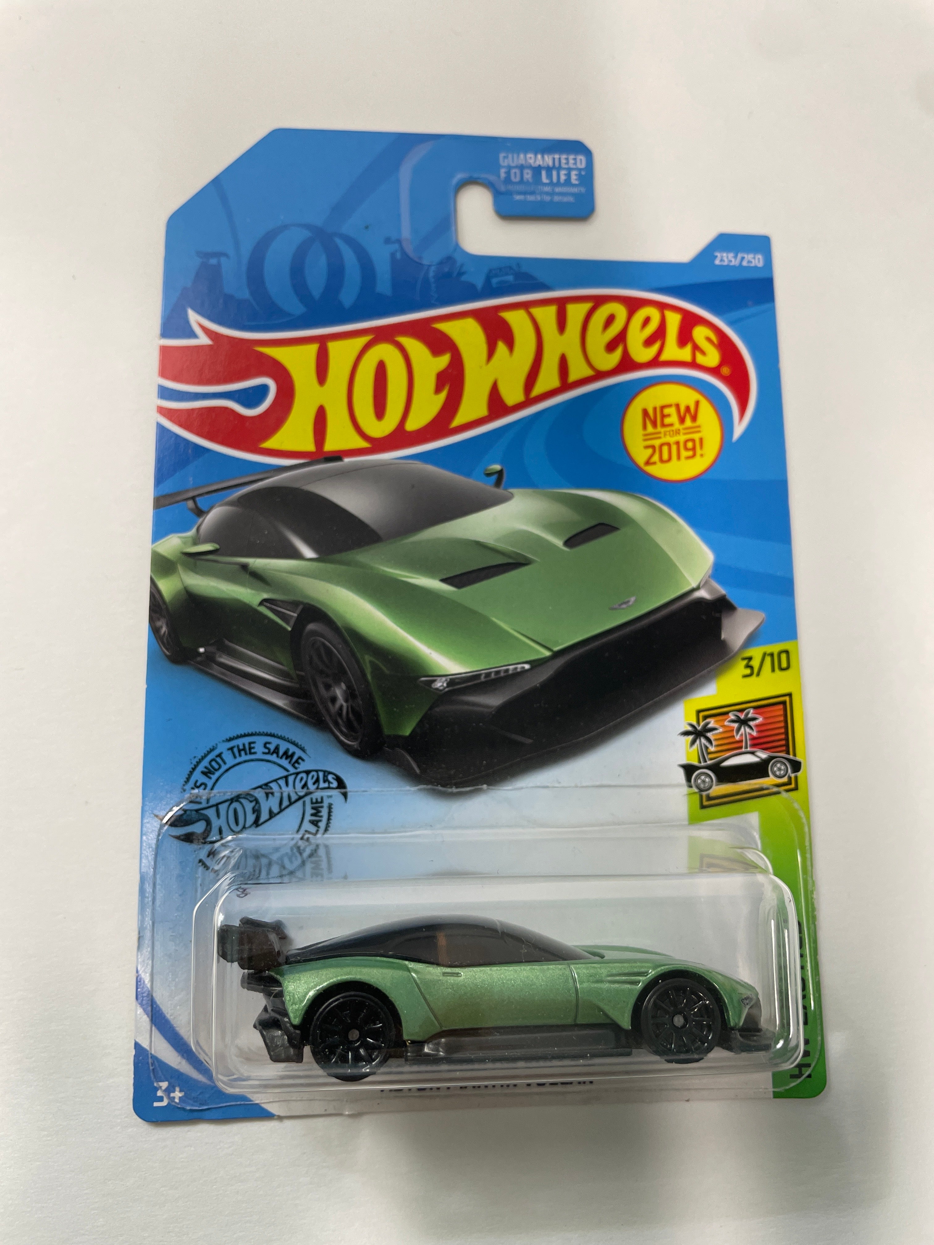 Hot Wheels 1/64 Aston Martin Vulcan Green – Flipn Diecast